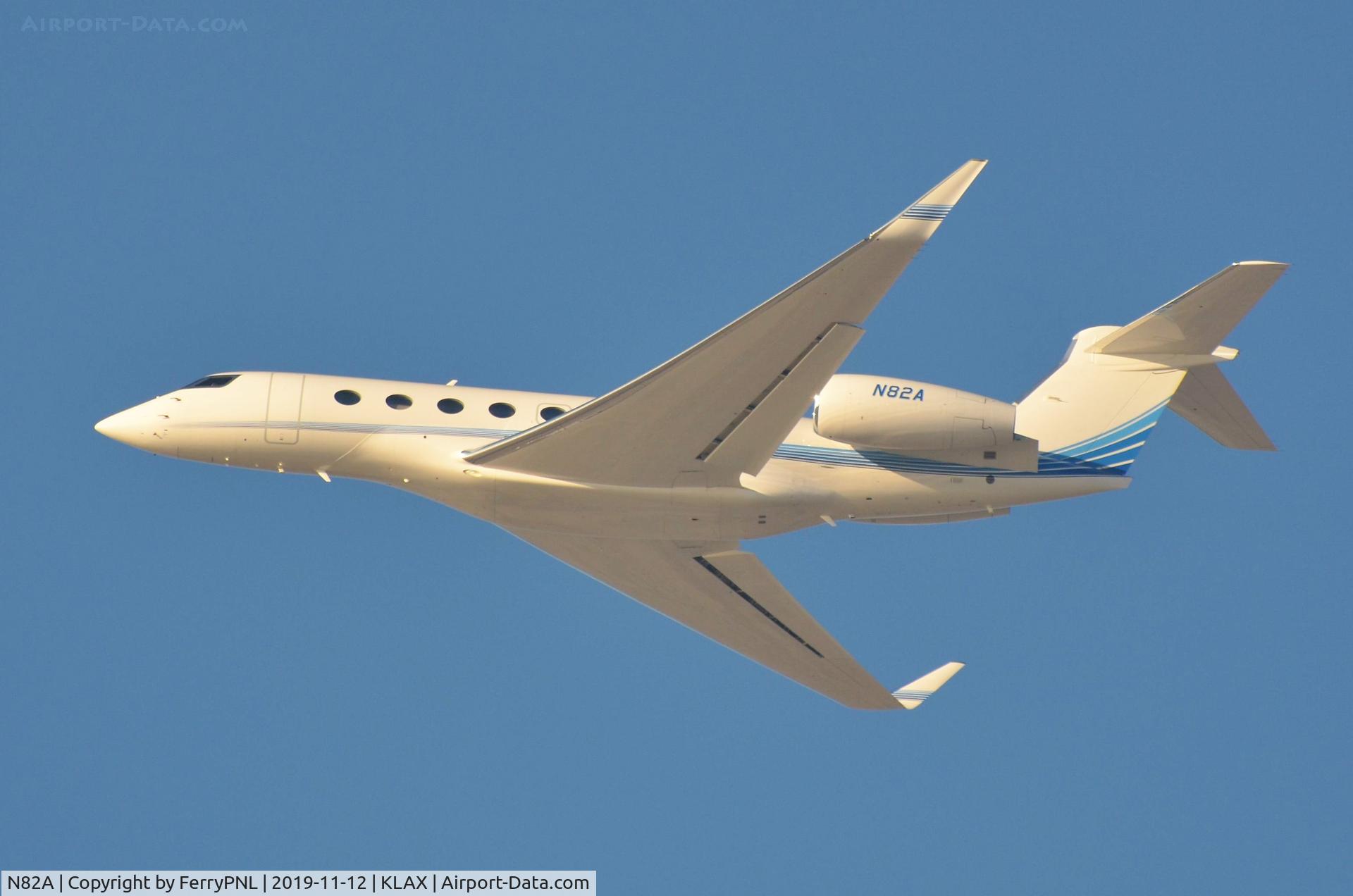 N82A, 2016 Gulfstream G-VI (G650ER) C/N 6188, Gulfstream 650ER taking-off from LAX