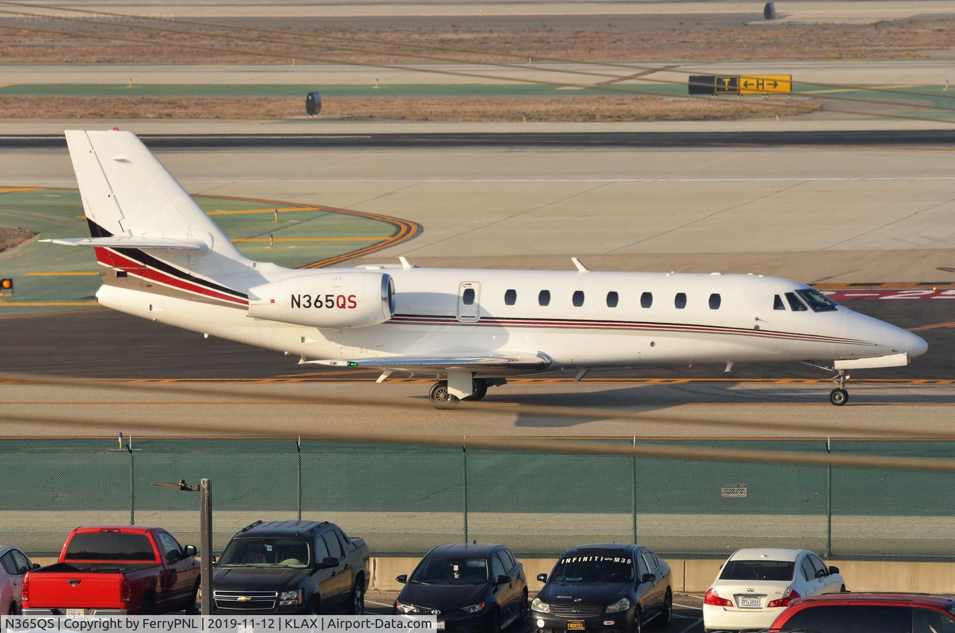 N365QS, 2005 Cessna 680 Citation Sovereign C/N 680-0057, Netjets Ce680 taxying to the FBO
