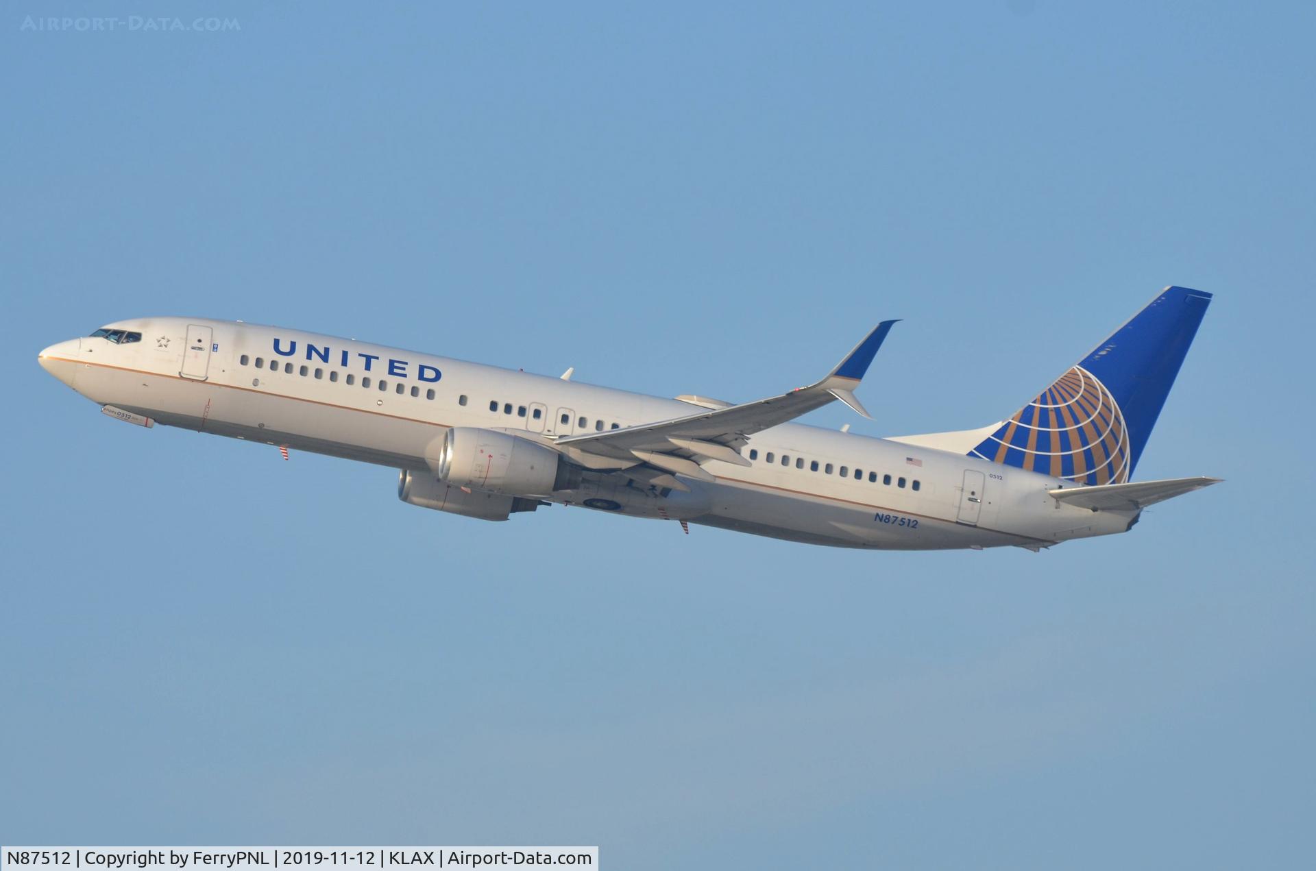 N87512, 2008 Boeing 737-824 C/N 33458, Departure of United B738
