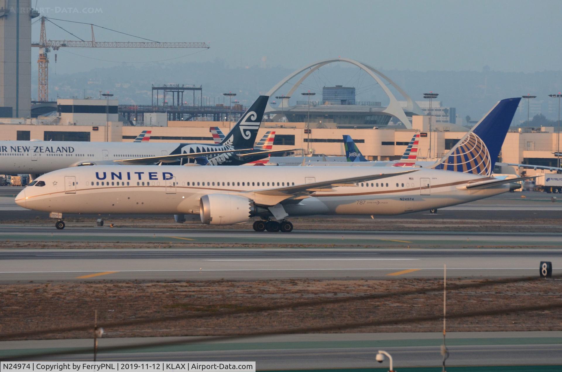 N24974, 2018 Boeing 787-9 Dreamliner Dreamliner C/N 40942, United B789