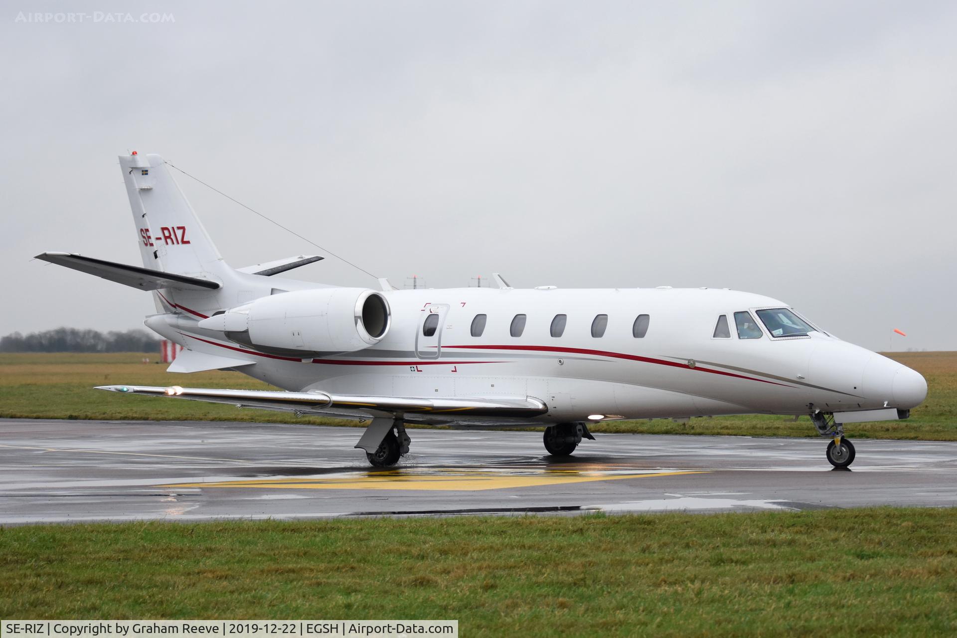 SE-RIZ, 2004 Cessna 560XLS Citation Excel C/N 560-5529, Departing from Norwich.