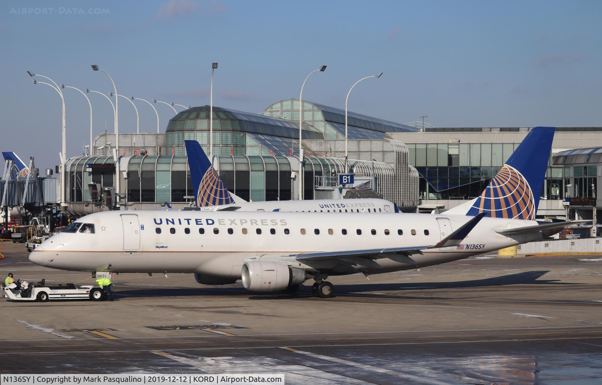 N136SY, 2015 Embraer 175LR (ERJ-170-200LR) C/N 17000462, ERJ-170-200LR