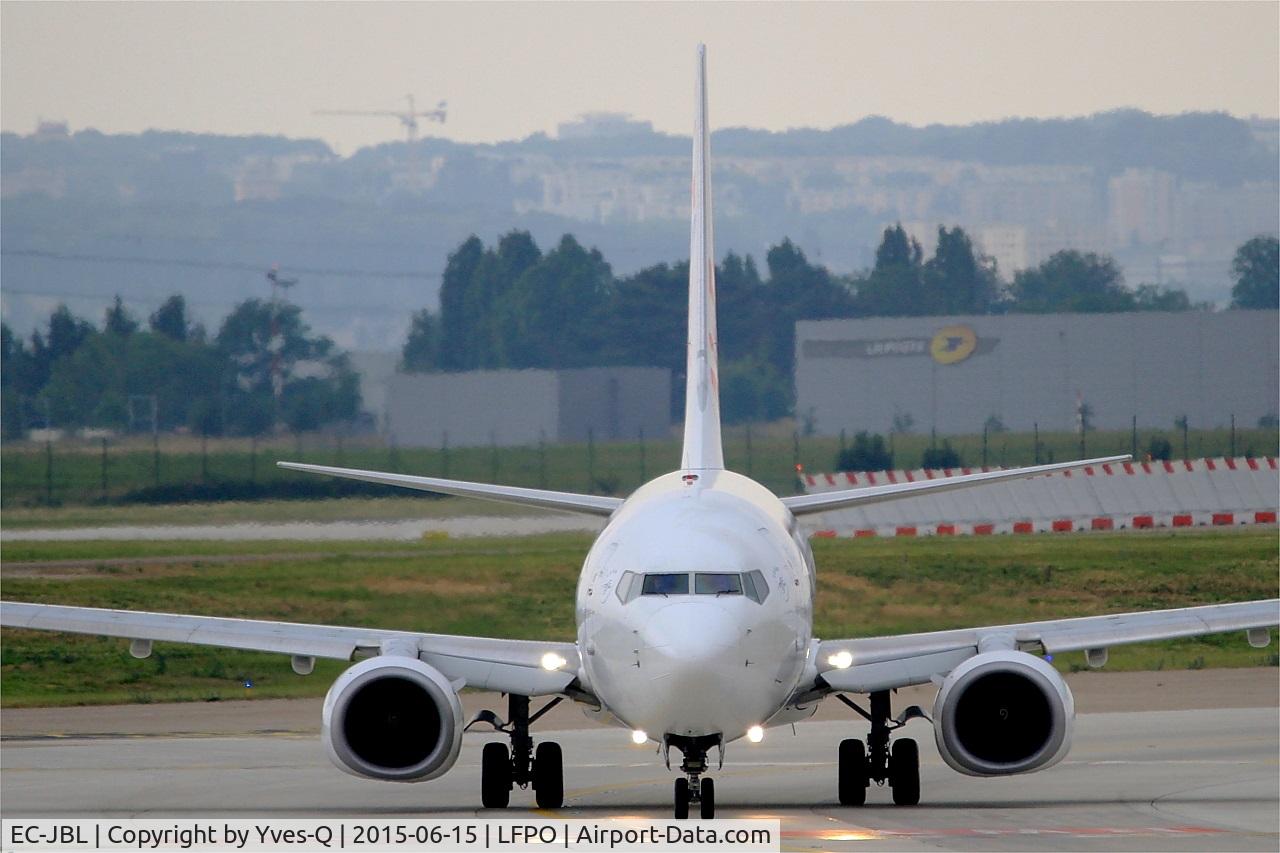 EC-JBL, 2004 Boeing 737-85P C/N 33974, Boeing 737-85P, Holding point rwy 08, Paris-Orly airport (LFPO-ORY)