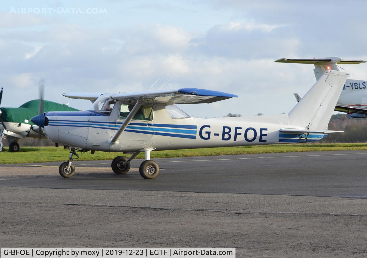 G-BFOE, 1978 Reims F152 C/N 1475, Reims Cessna F152 at Fairoaks.