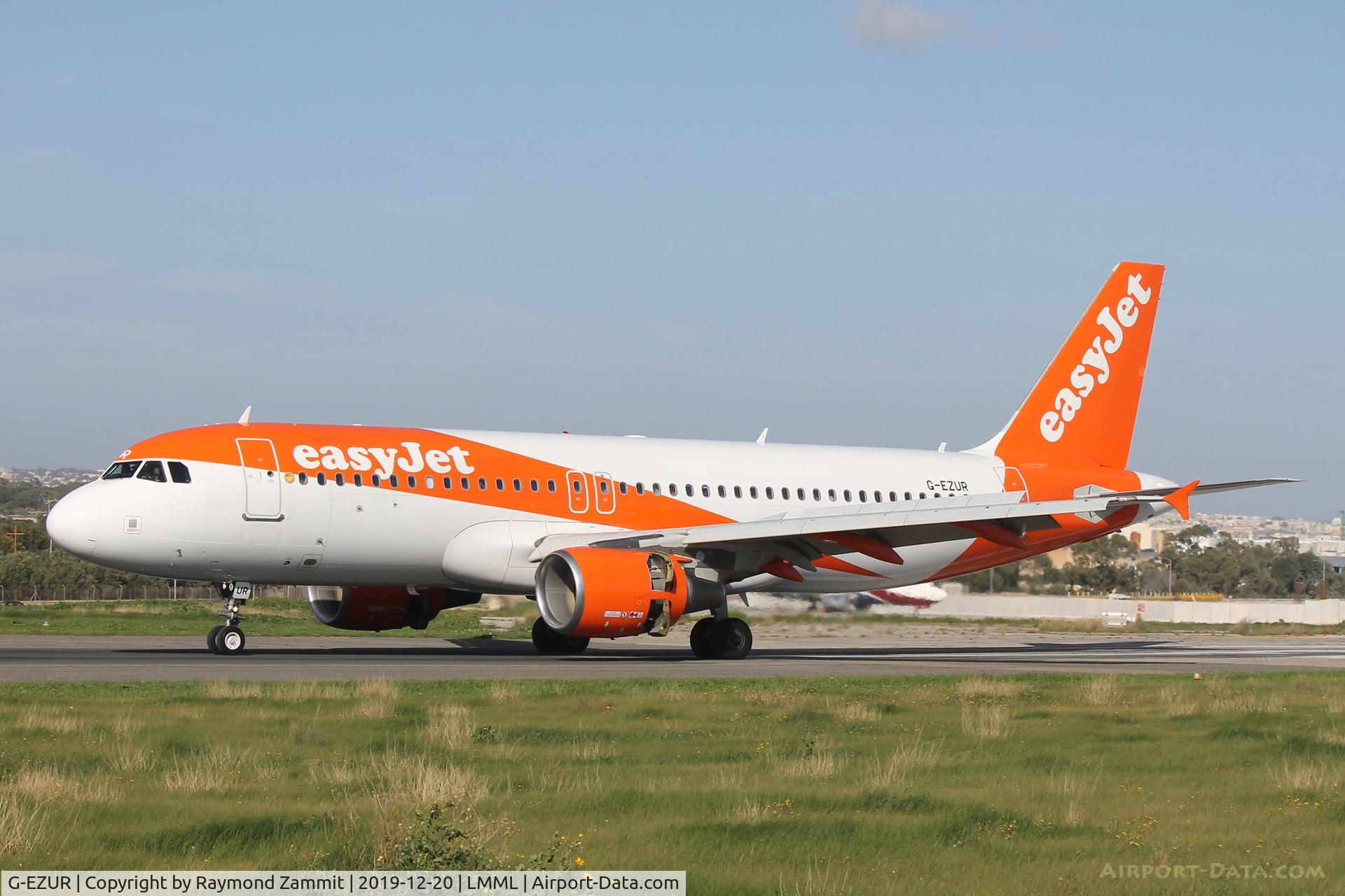 G-EZUR, 2012 Airbus A320-214 C/N 5064, A320 G-EZUR Easyjet