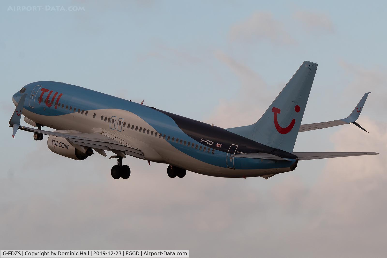 G-FDZS, 2009 Boeing 737-8K5 C/N 35147, Departing RWY 27