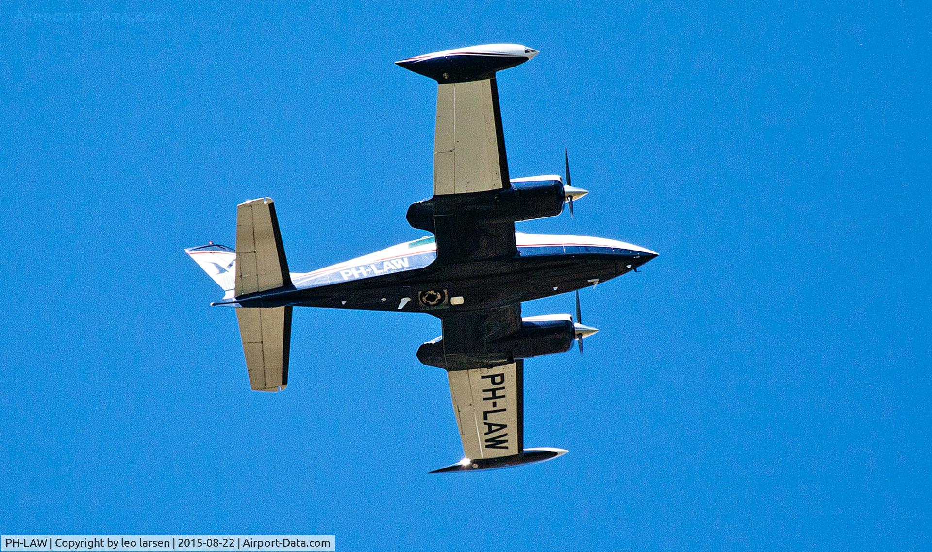PH-LAW, Cessna T310R C/N 310R0096, Copenhagen Amager 22.8.2015 on a Photo mission.