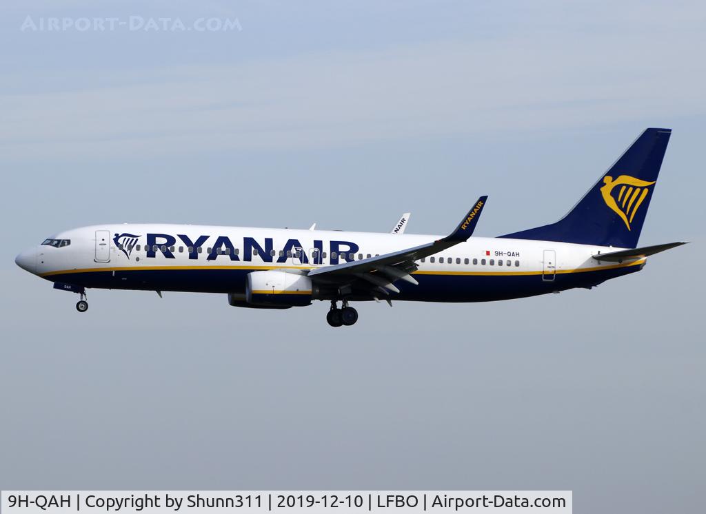 9H-QAH, 2018 Boeing 737-8AS C/N 44816, Landing rwy 32R