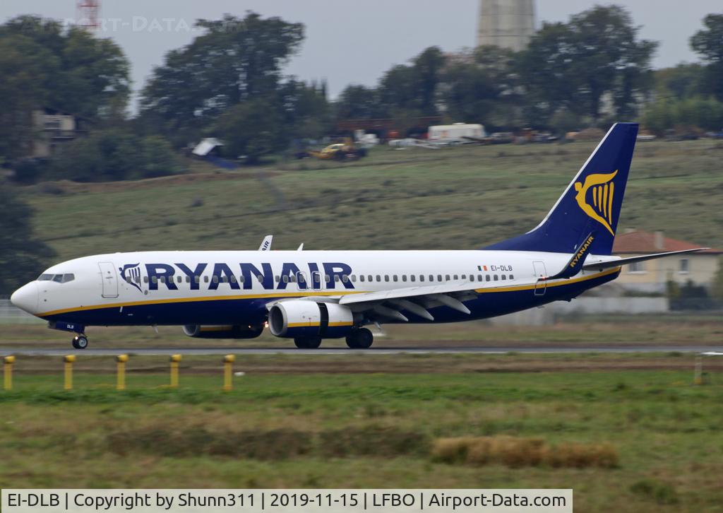EI-DLB, 2005 Boeing 737-8AS C/N 33584, Landing rwy 14R