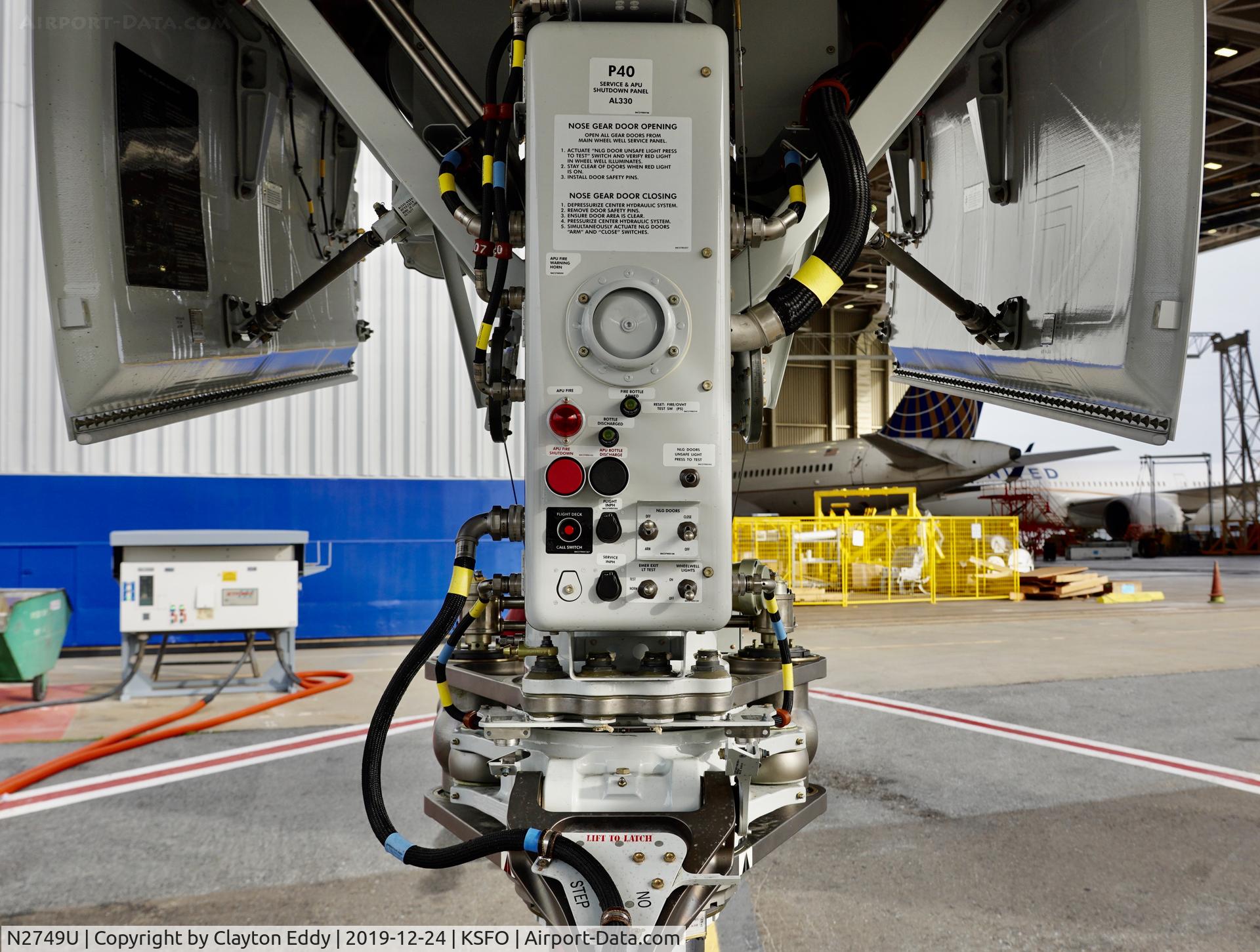 N2749U, 2019 Boeing 777-300/ER C/N 66589, SFO 2019.