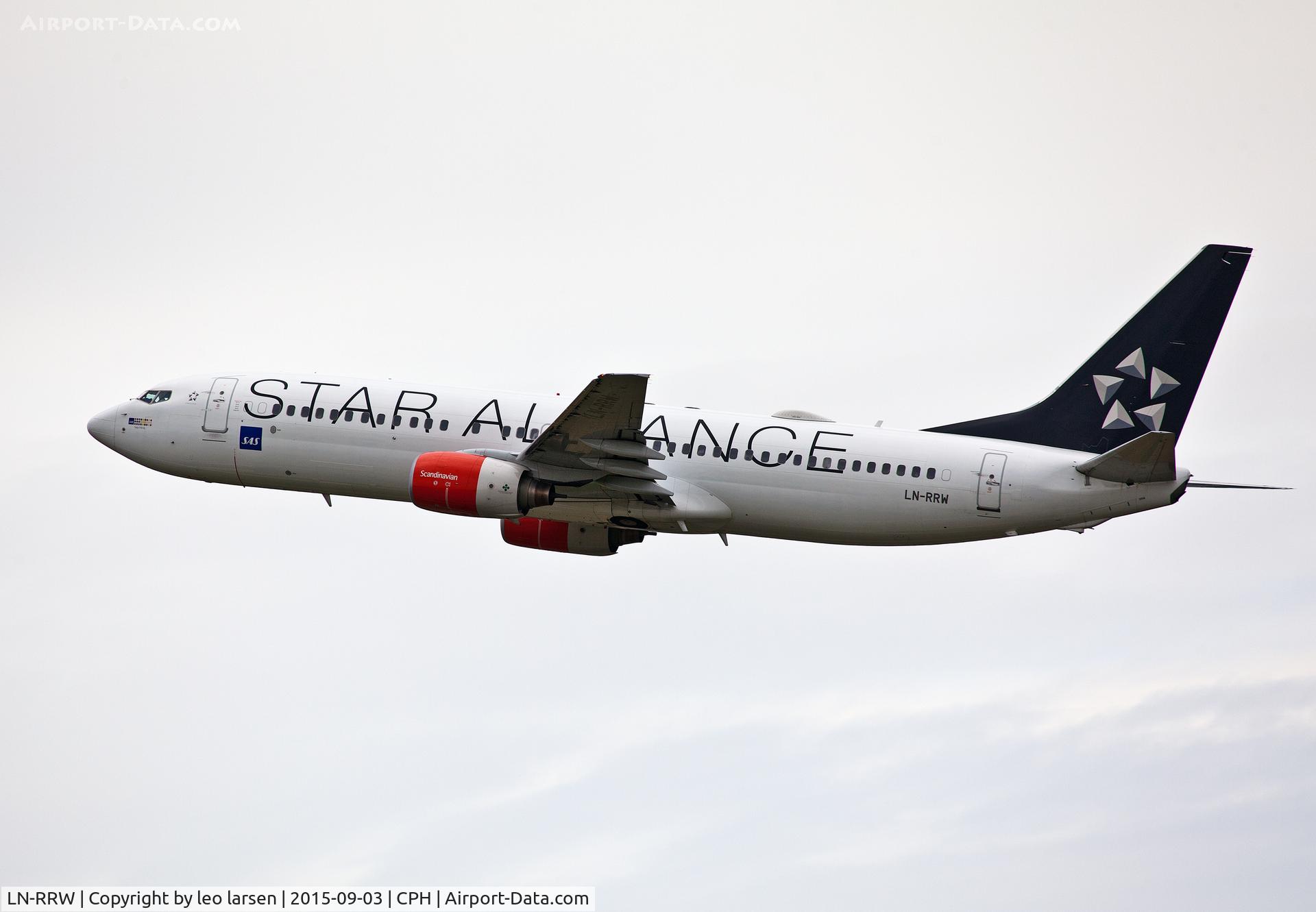 LN-RRW, 2004 Boeing 737-883 C/N 32277, Copenhagen 3.9.2015