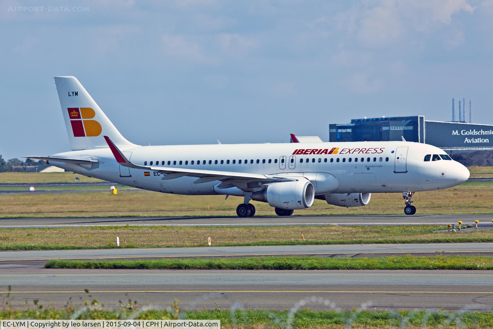 EC-LYM, 2013 Airbus A320-216 C/N 5815, Copenhagen 4.9.2015