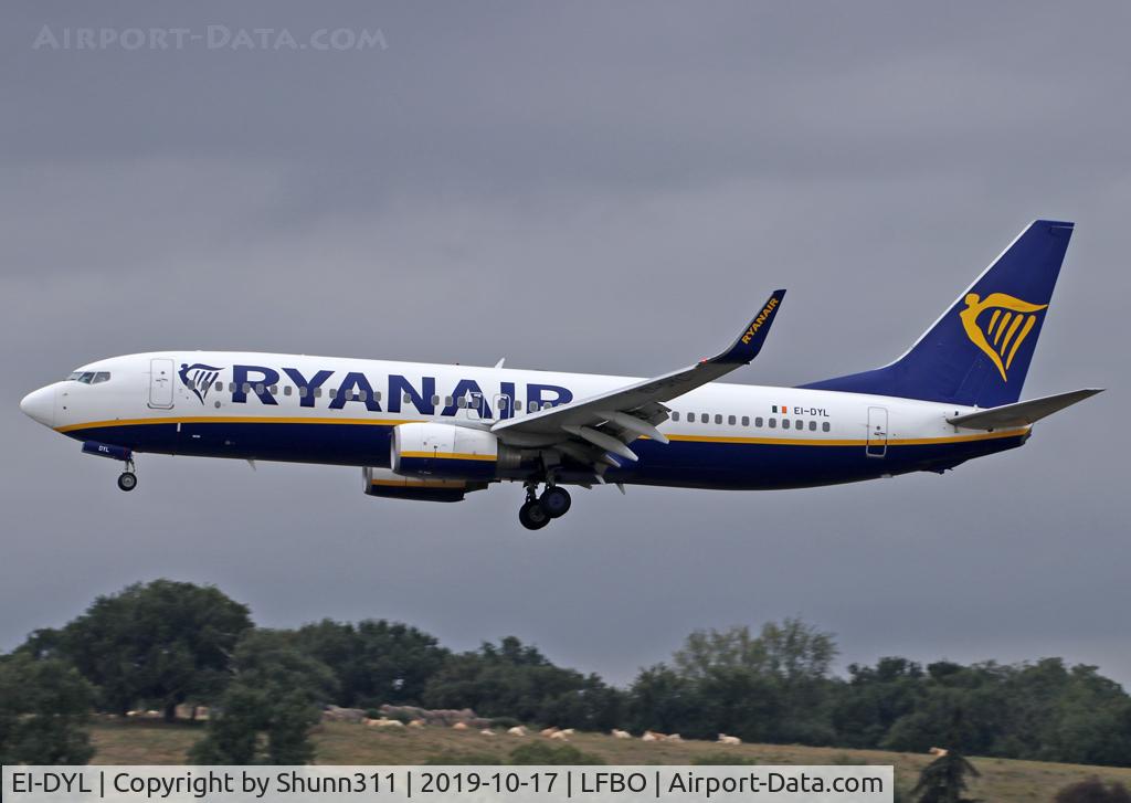 EI-DYL, 2008 Boeing 737-8AS C/N 36574, Landing rwy 14R