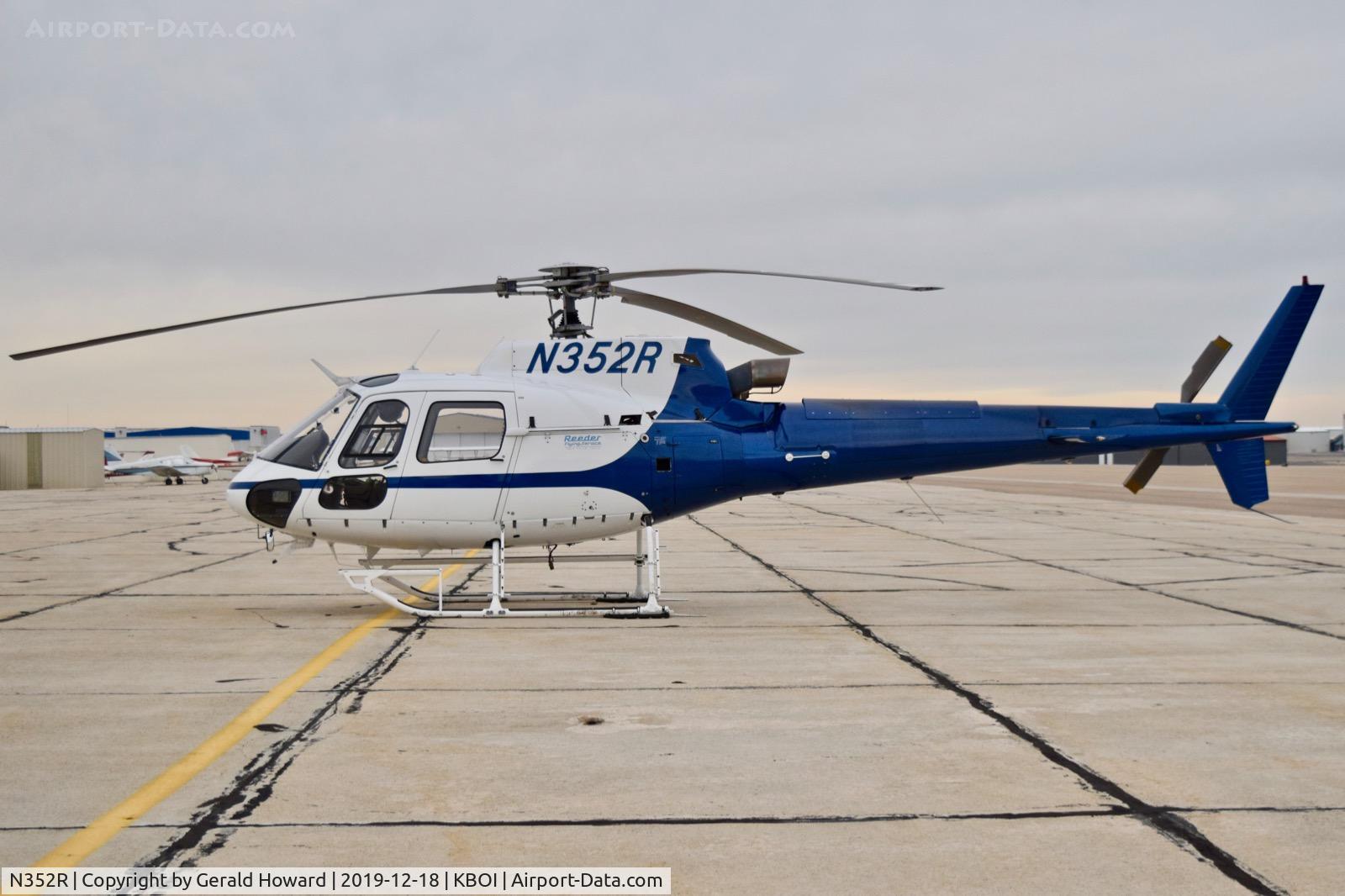 N352R, 2002 Eurocopter AS-350B-3 Ecureuil Ecureuil C/N 3664, Parked on south GA ramp.