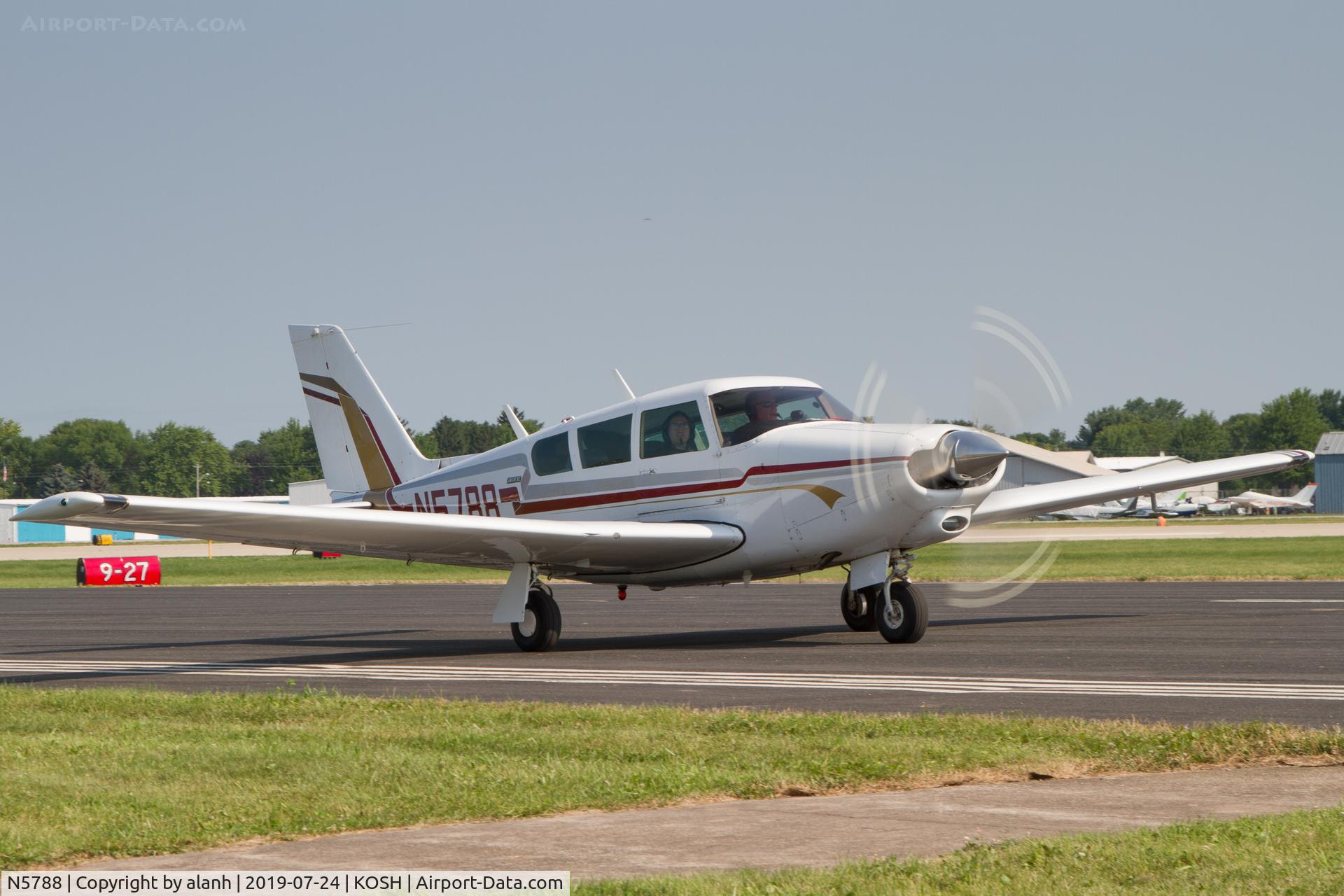 N5788, 1966 Piper PA-24-260 Comanche C/N 24-4580, Taxying after arrival at AirVenture 2019