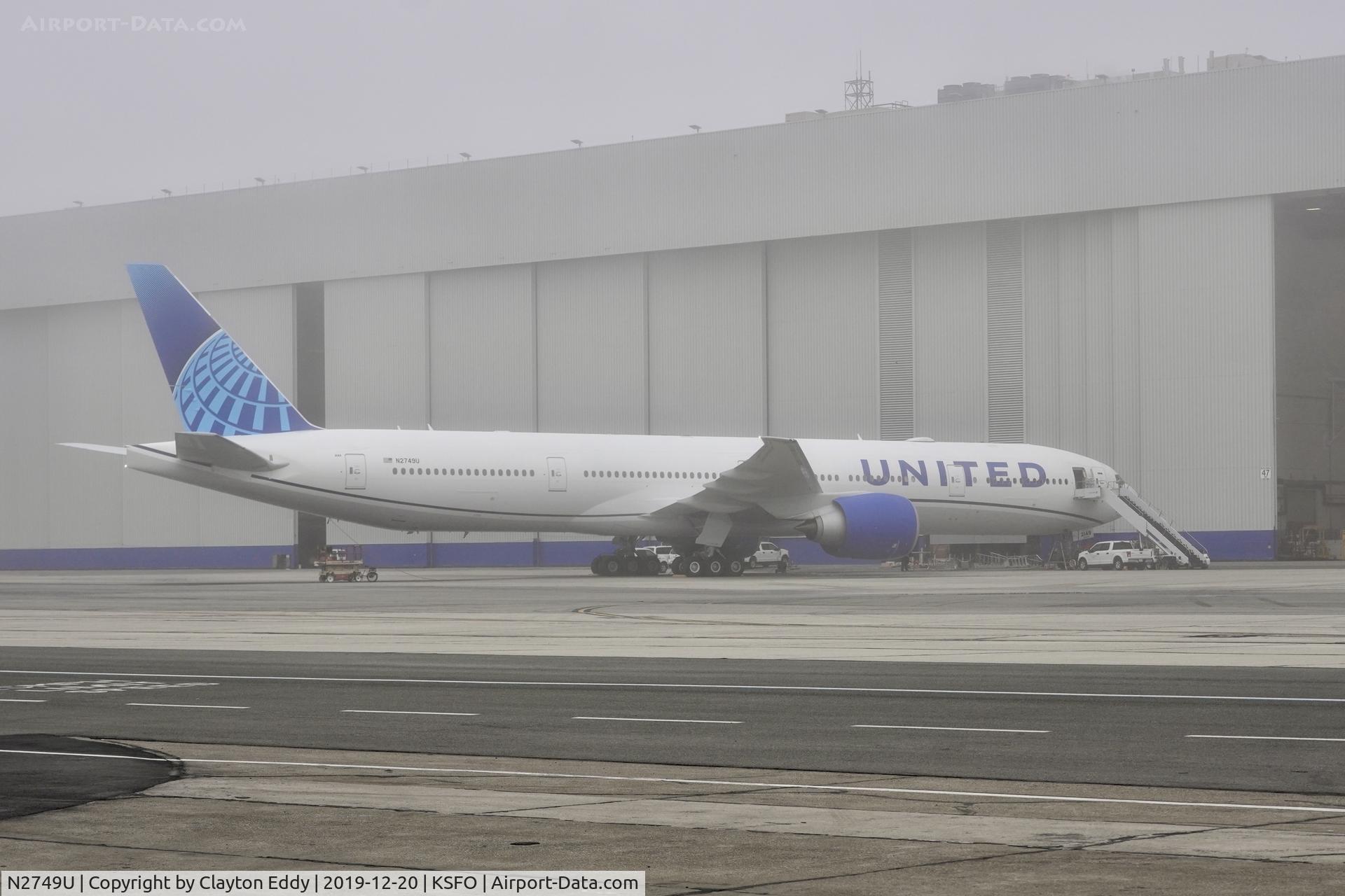 N2749U, 2019 Boeing 777-300/ER C/N 66589, SFO 2019.