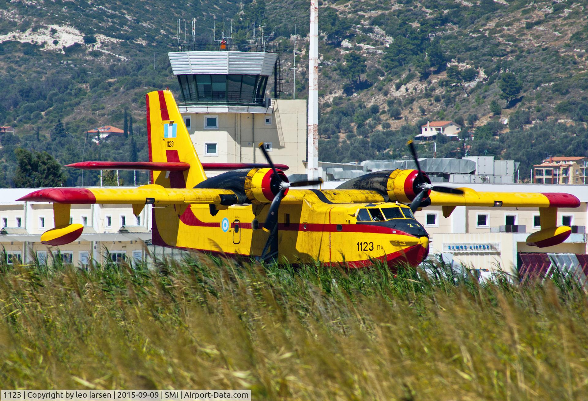 1123, Canadair CL-215-V (CL-215-1A10) C/N 1123, Samos 9.9.2015 duing Taxi.