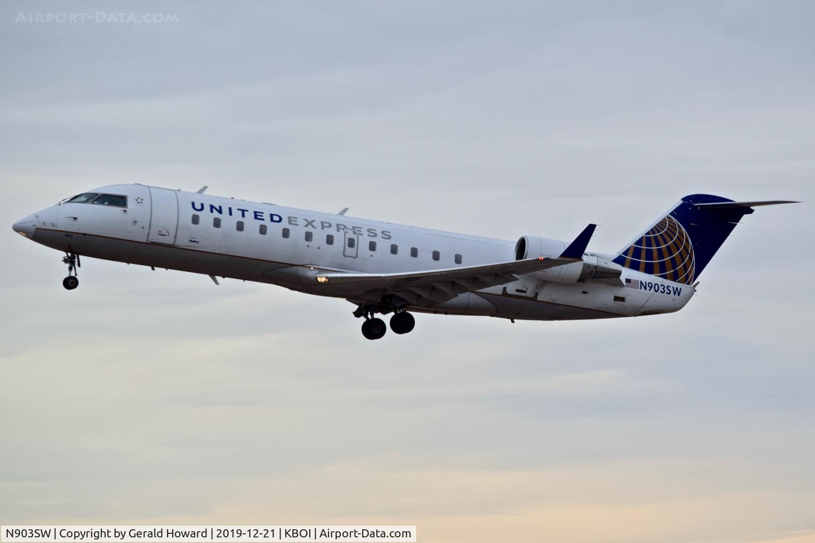 N903SW, 2000 Bombardier CRJ-200LR (CL-600-2B19) C/N 7425, Take off from 10L.