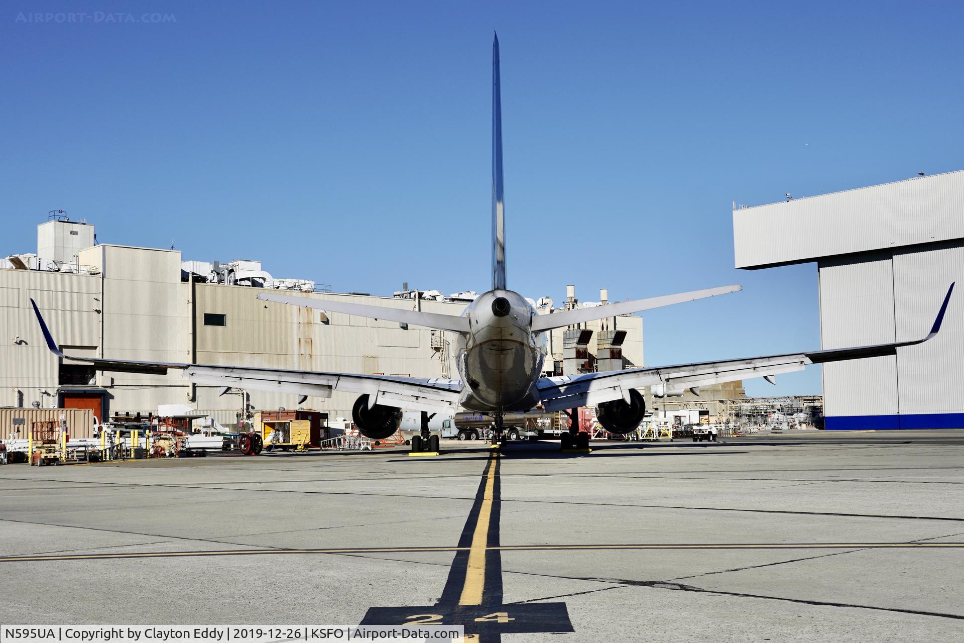 N595UA, 1998 Boeing 757-222 C/N 28748, SFO 2019.