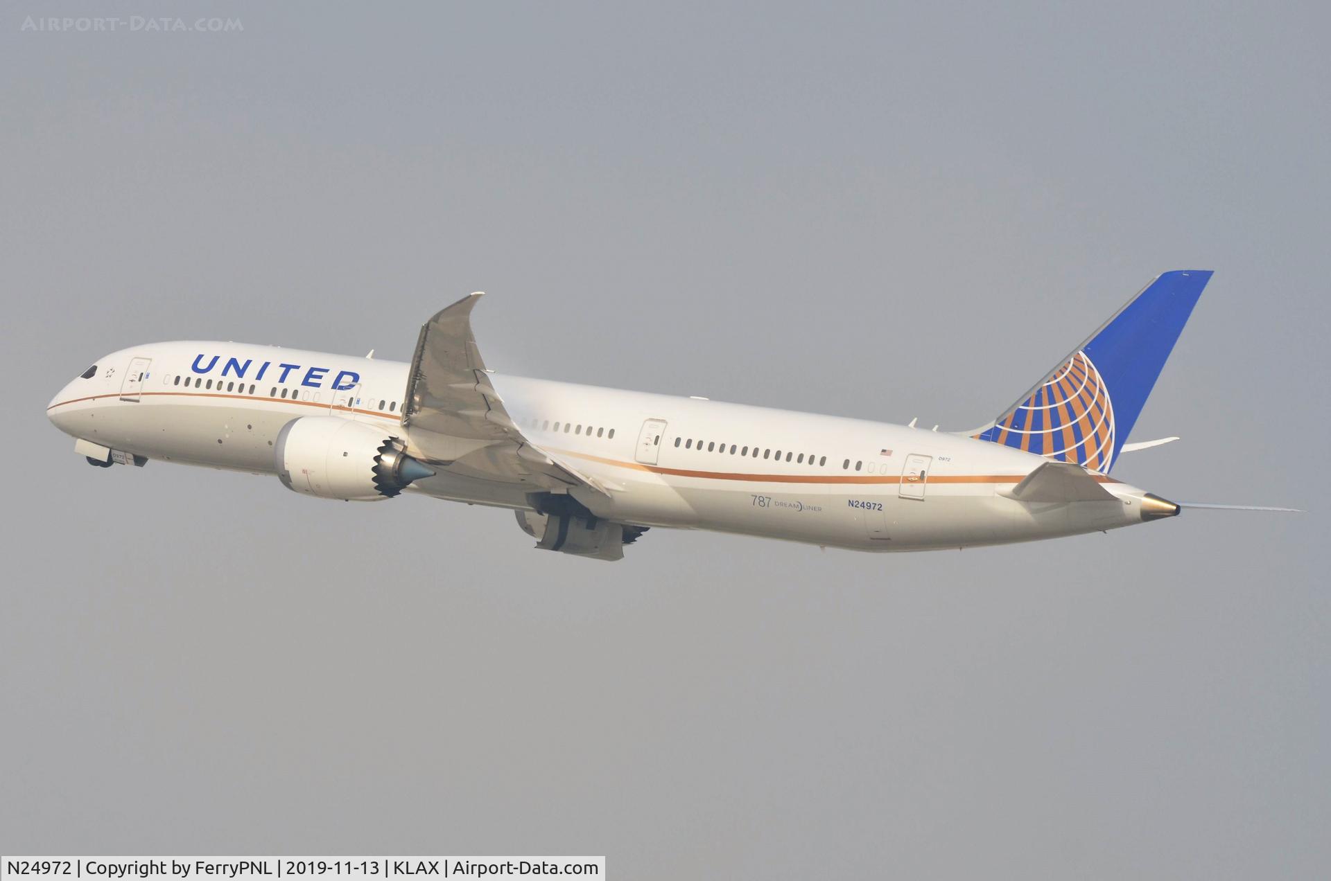 N24972, 2018 Boeing 787-9 Dreamliner C/N 40939, United B789 taking-off