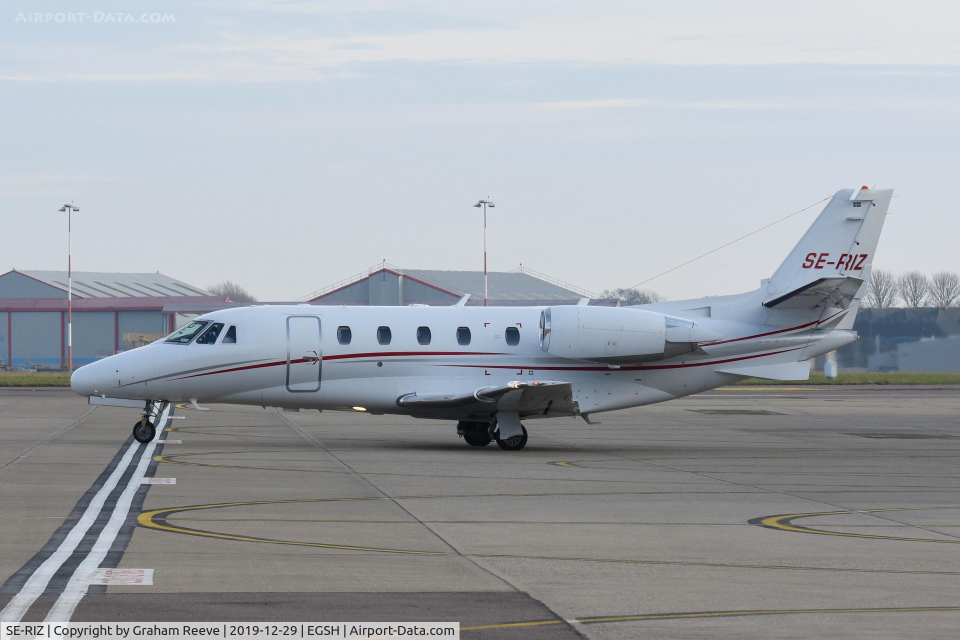 SE-RIZ, 2004 Cessna 560XLS Citation Excel C/N 560-5529, Departing from Norwich.