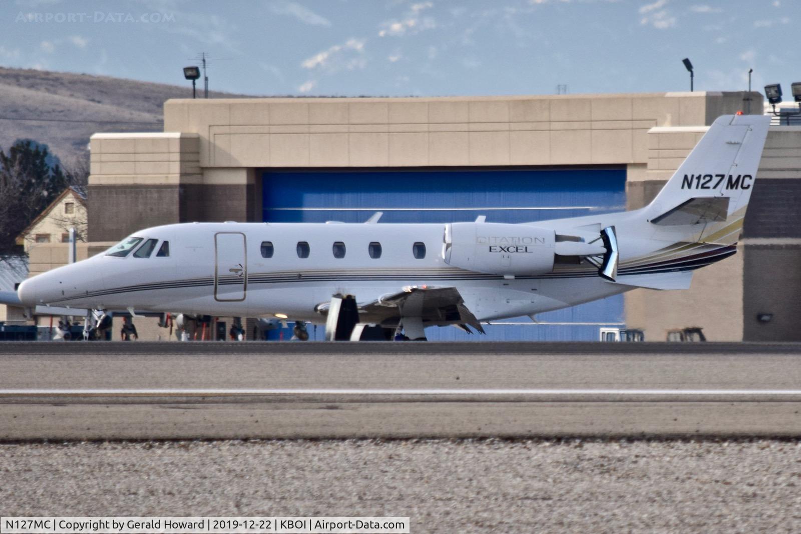 N127MC, 1985 Cessna 425 Conquest I C/N 425-0231, Landing roll out on 10R.