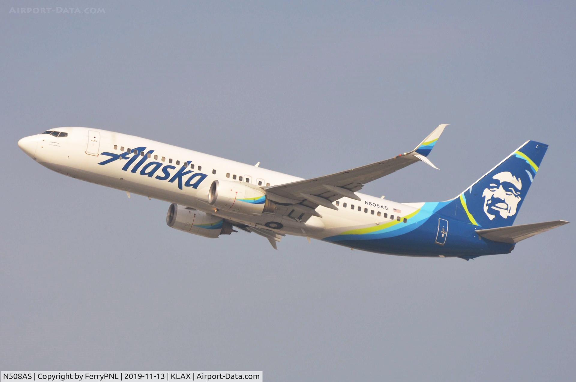N508AS, 2008 Boeing 737-890 C/N 35691, Take-off of Alaska B738