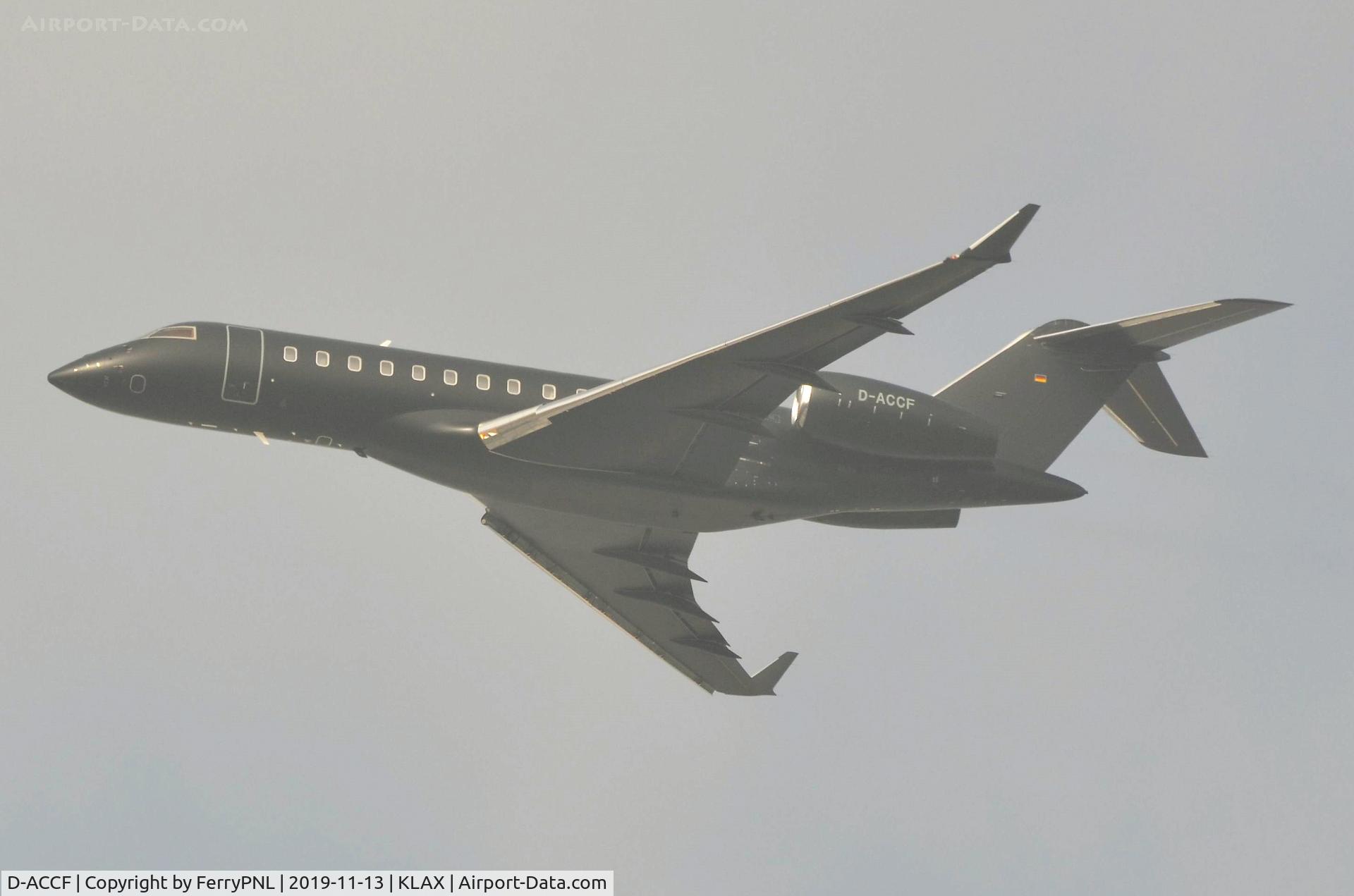 D-ACCF, 2009 Bombardier BD-700-1A10 Global Express C/N 9333, German BD700 taking-off from a hazy LAX