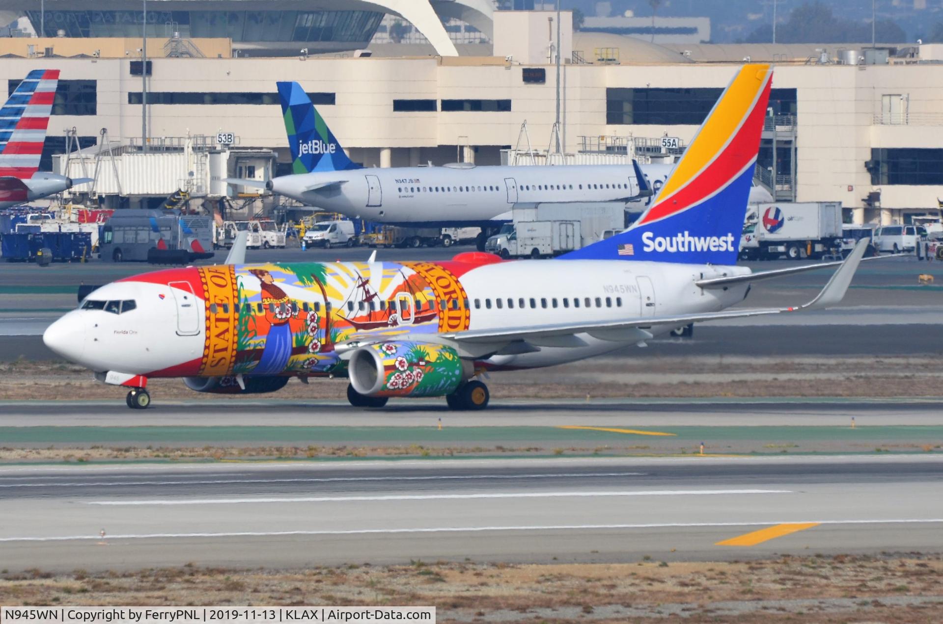 N945WN, 2010 Boeing 737-7H4 C/N 36660, Florida One arriving in California