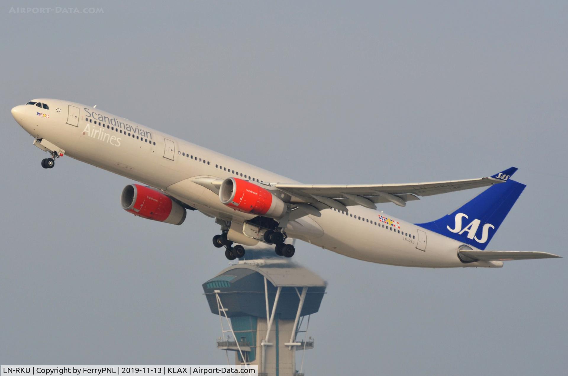 LN-RKU, 2016 Airbus A330-343 C/N 1715, SAS A333 taking-of from LAX