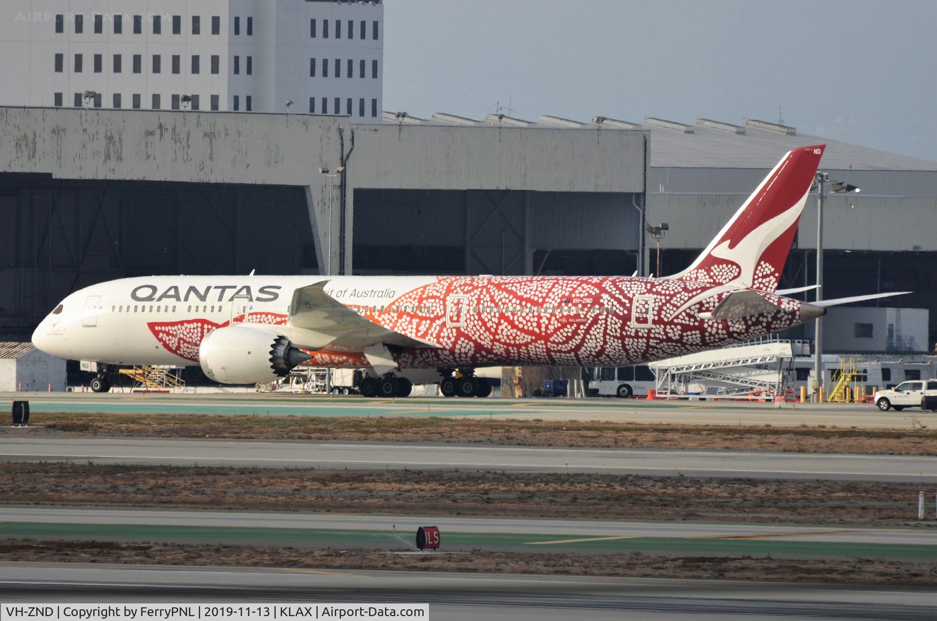 VH-ZND, 2018 Boeing 787-9 Dreamliner C/N 63390, Qantas B789 taxying