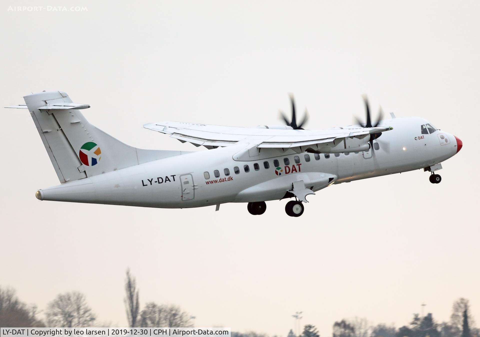 LY-DAT, 1994 ATR 42-500 C/N 445, Copenhagen 30.12.2019 T/O R-22R