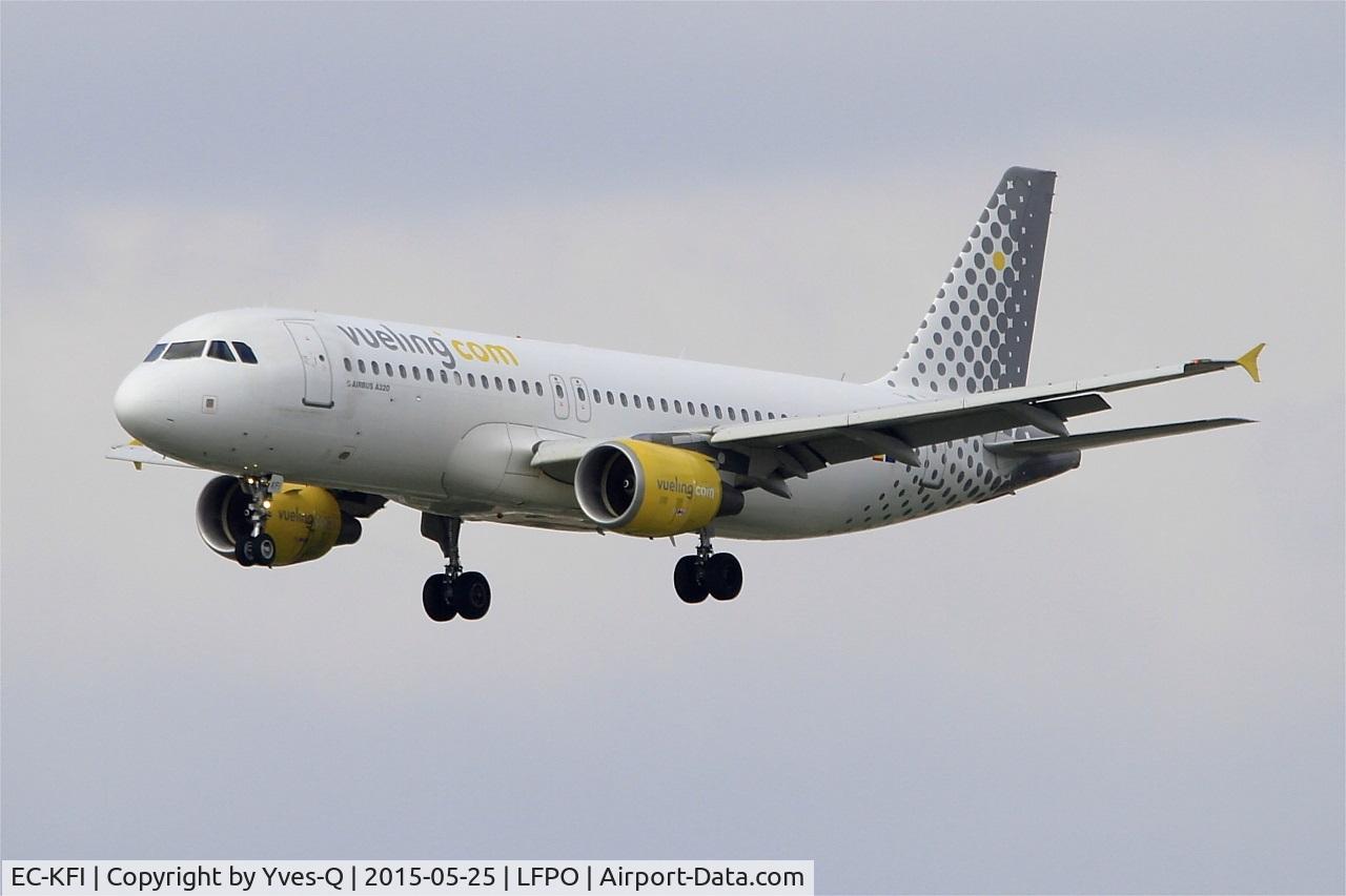 EC-KFI, 2007 Airbus A320-216 C/N 3174, Airbus A320-216, Short approach Rwy 26, Paris-Orly Airport (LFPO-ORY)