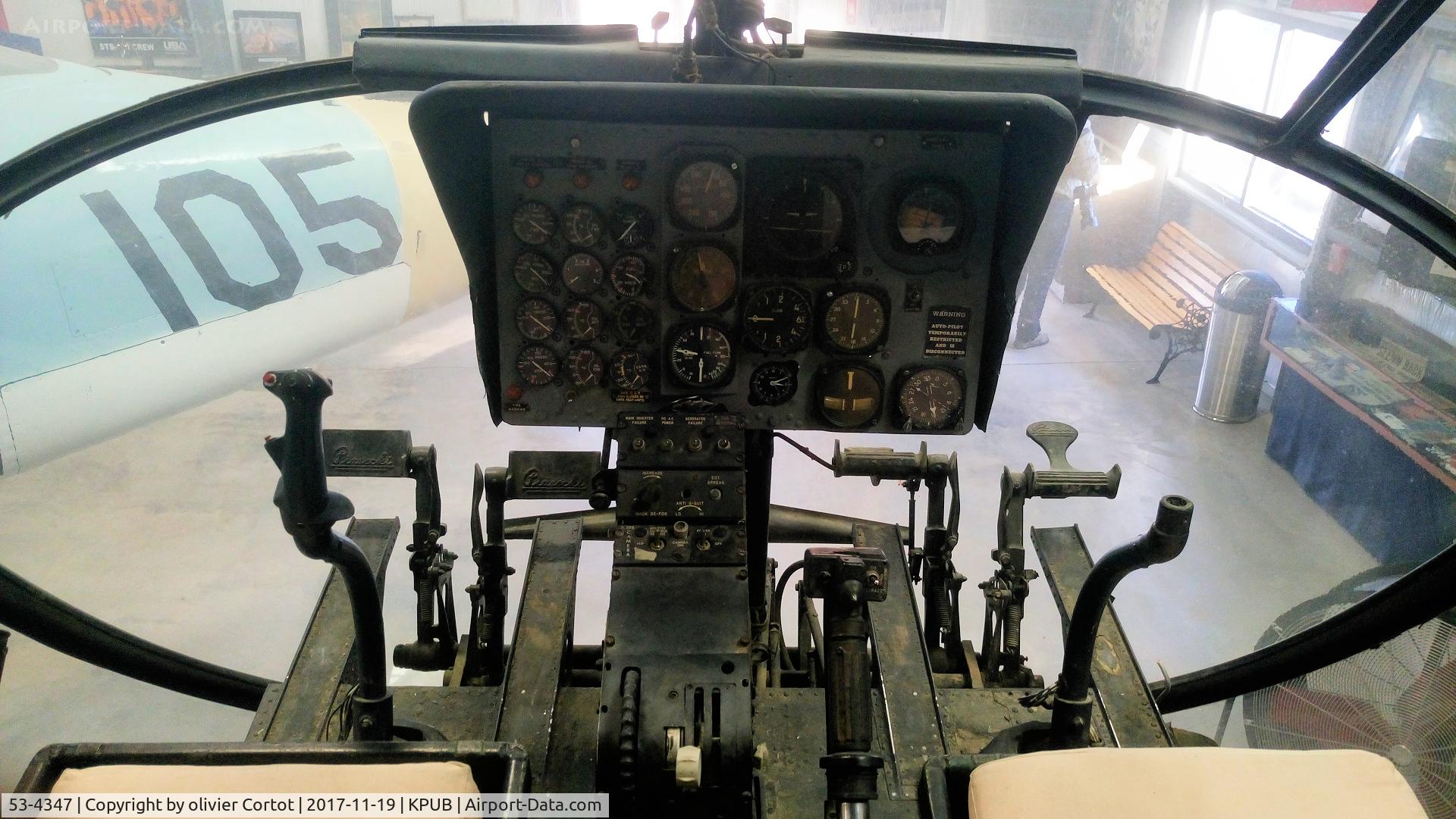 53-4347, 1953 Piasecki CH-21B Workhorse C/N B.97, the cockpit, with the small instrument panel