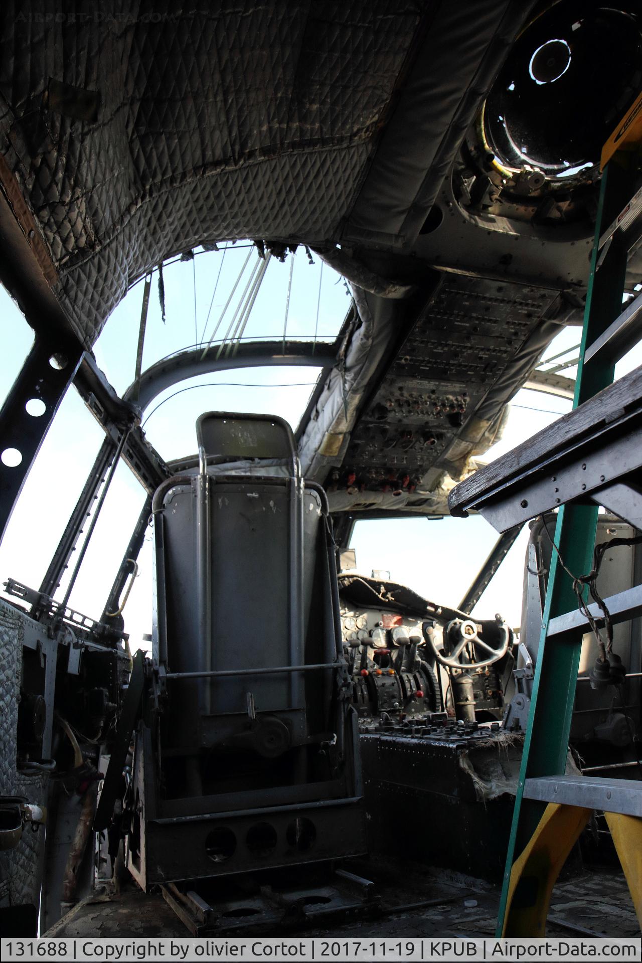 131688, Fairchild C-119F Flying Boxcar C/N 10901, A view on the cockpit