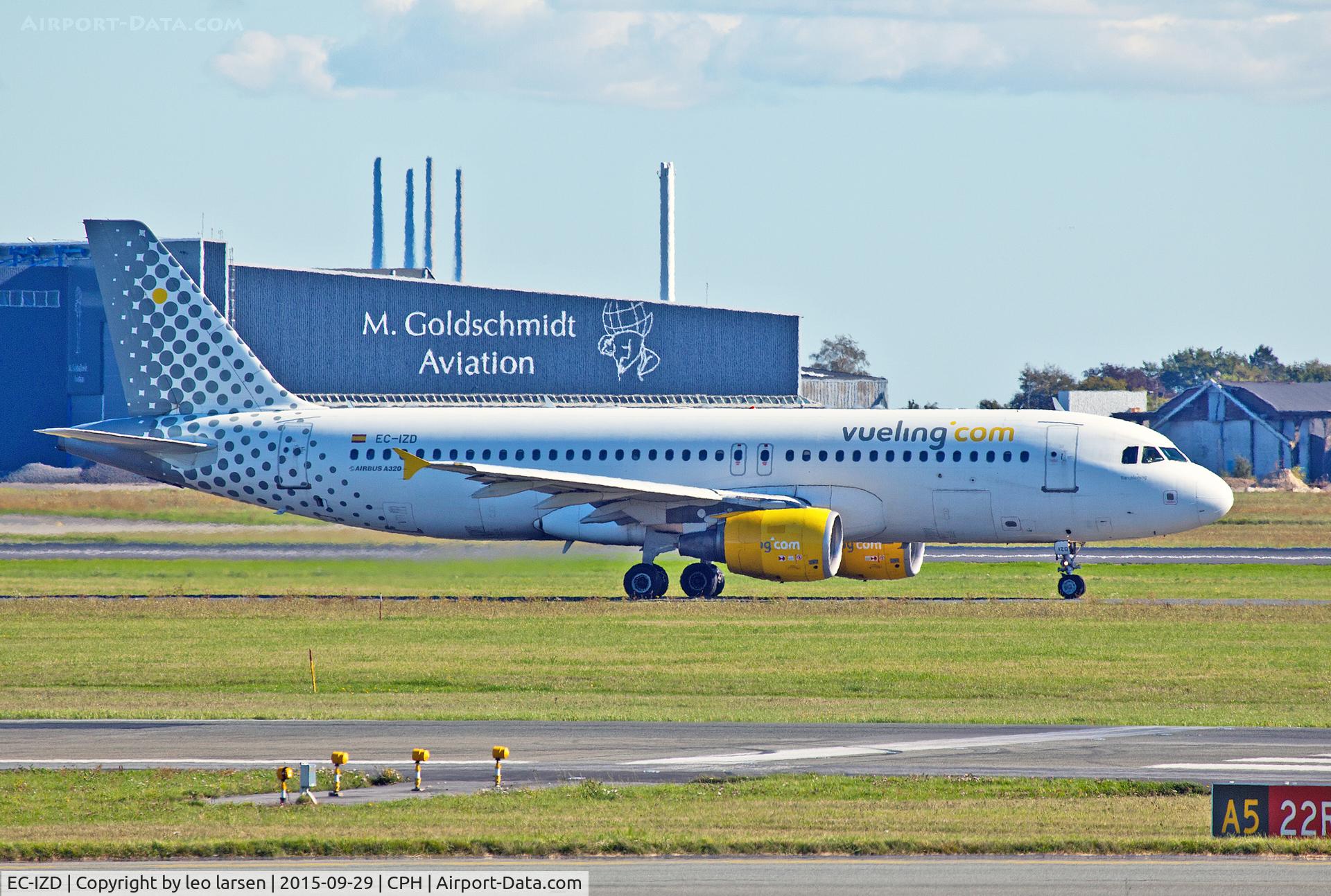 EC-IZD, 2004 Airbus A320-214 C/N 2207, Copenhagen 29.9.2015