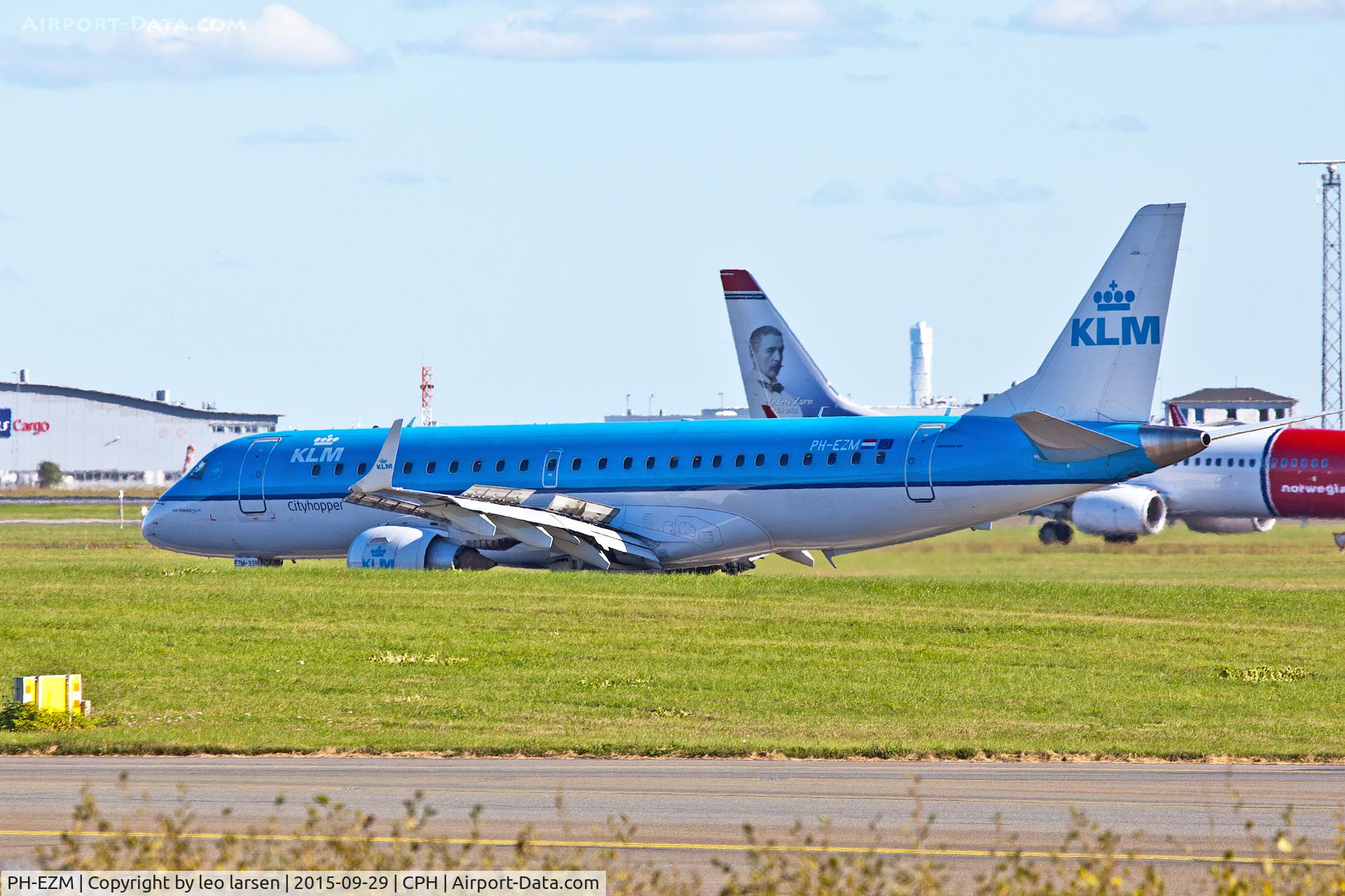 PH-EZM, 2010 Embraer 190LR (ERJ-190-100LR) C/N 19000338, Copenhagen 29.9.2015