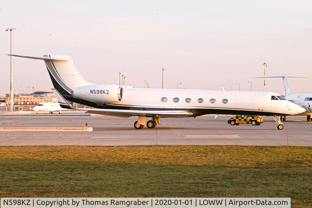 N598KZ, Gulfstream Aerospace Gulfstream GV-SP C/N 582, private Gulfstream V