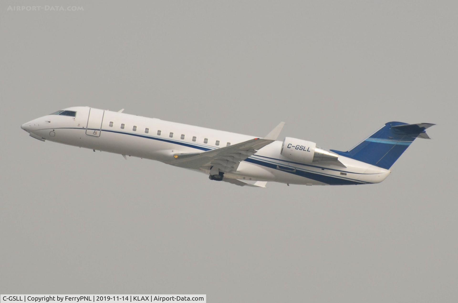 C-GSLL, 2009 Bombardier Challenger 850 (CL-600-2B19) C/N 8103, Skycharter Ltd CL850 taking-off from LAX