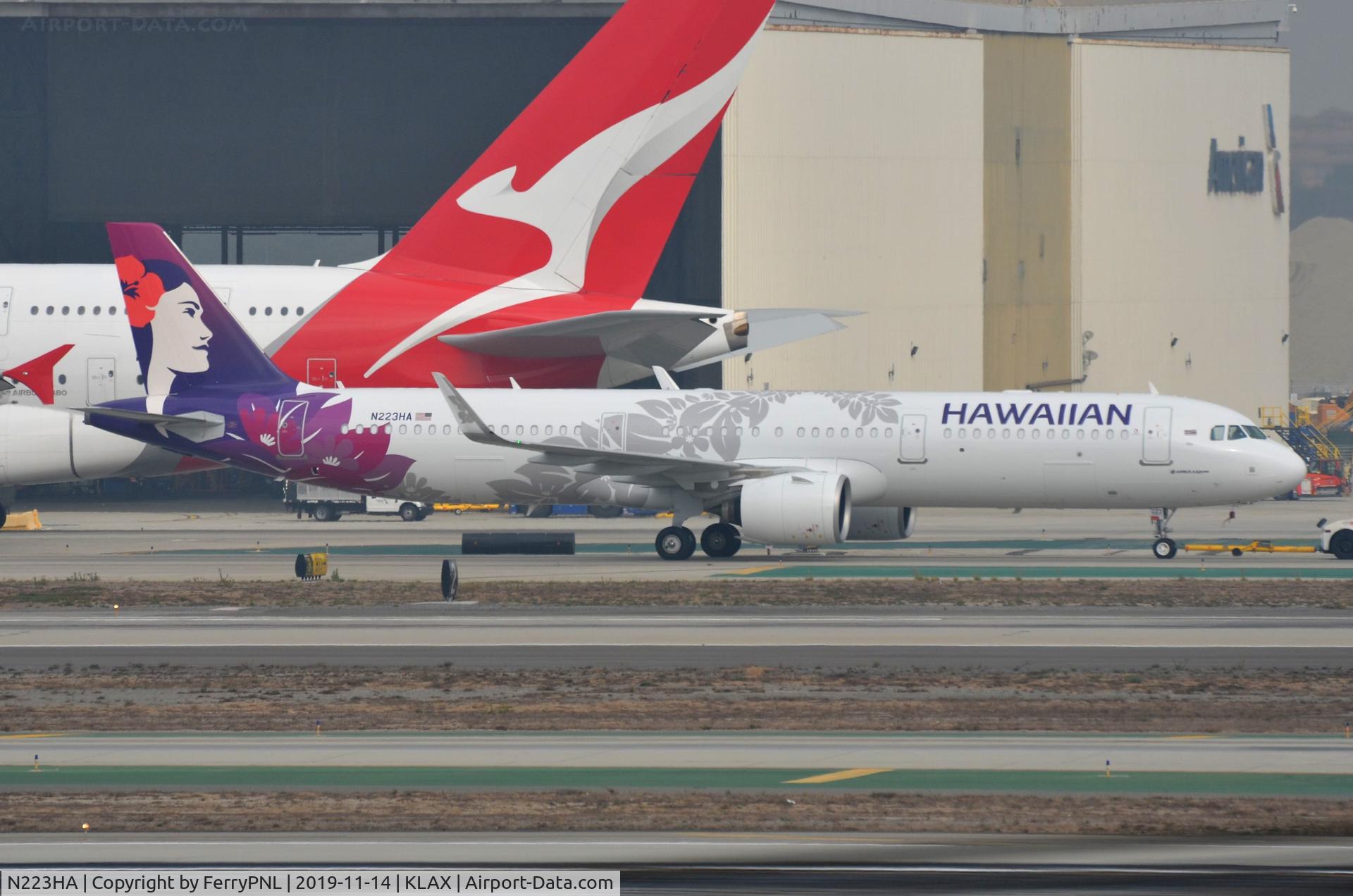 N223HA, 2019 Airbus A321-271N C/N 9060, Hawaiian A321N under tug after night stop