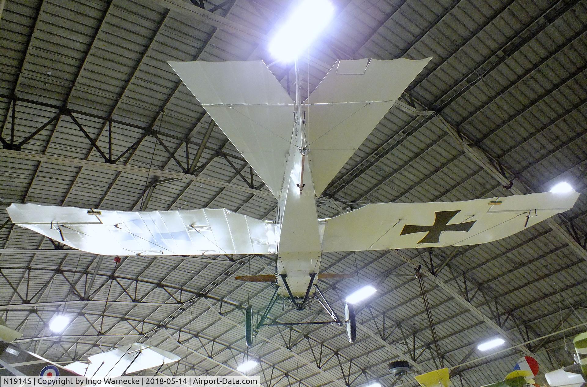 N1914S, 2003 Etrich Taube Taube C/N 001, Dick + Sharon Starks Taube (52% look-alike of a Rumpler Taube) at the Combat Air Museum, Topeka KS