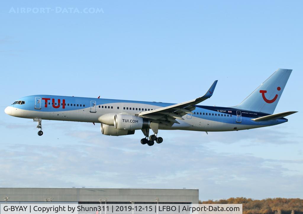 G-BYAY, 1999 Boeing 757-204 C/N 28836, Landing rwy 14L