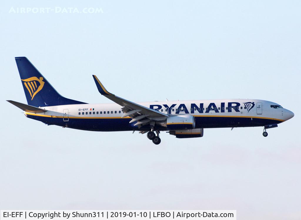 EI-EFF, 2009 Boeing 737-8AS C/N 35016, Landing rwy 32L