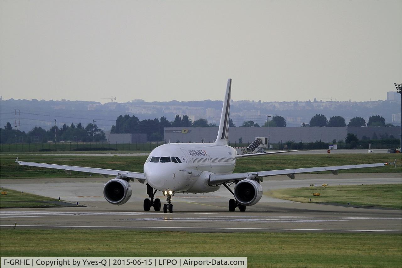 F-GRHE, 1999 Airbus A319-111 C/N 1020, Airbus A319-111, Lining up rwy 08, Paris-Orly airport (LFPO-ORY)
