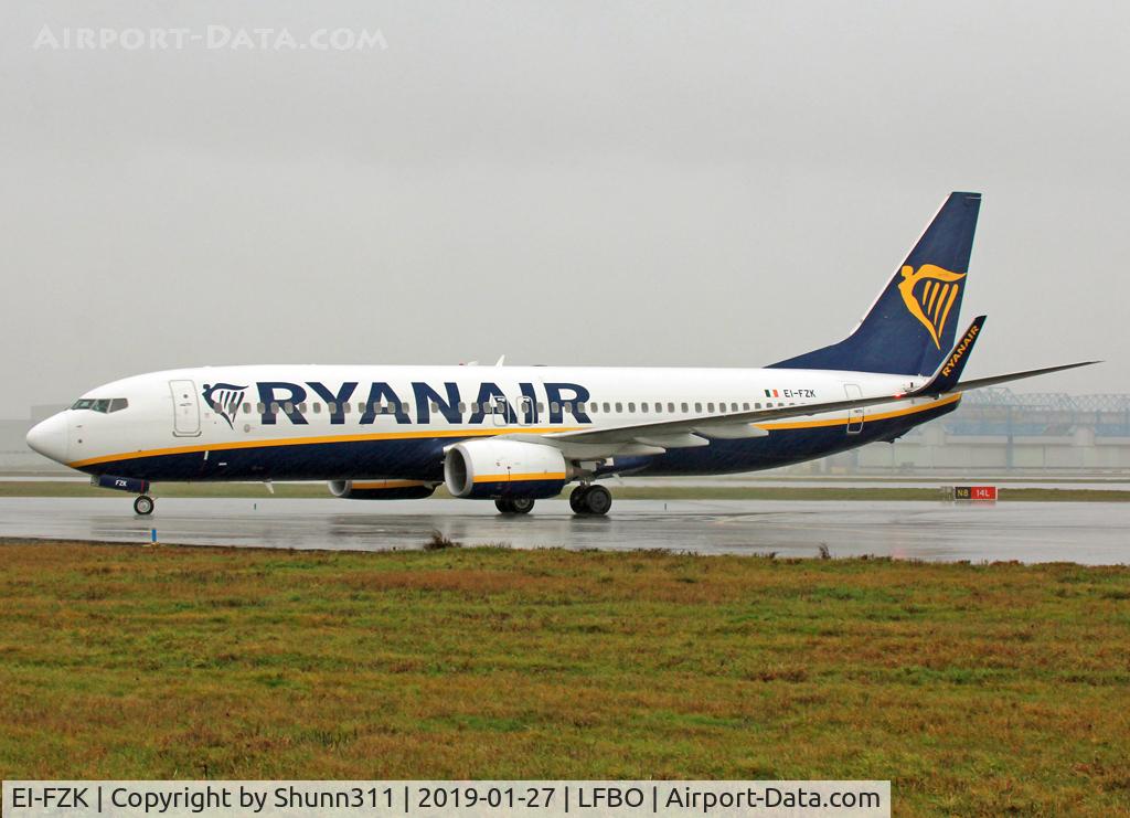 EI-FZK, 2017 Boeing 737-8AS C/N 44783, Taxiing to the Terminal...