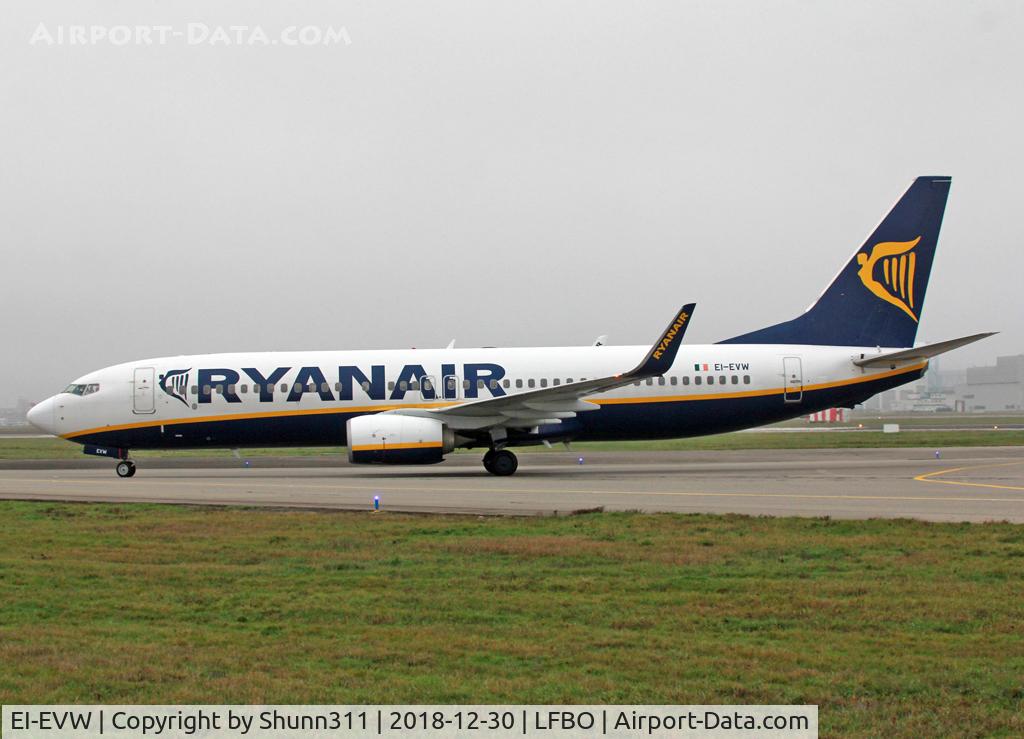 EI-EVW, 2012 Boeing 737-8AS C/N 40318, Taxiing to the Terminal...