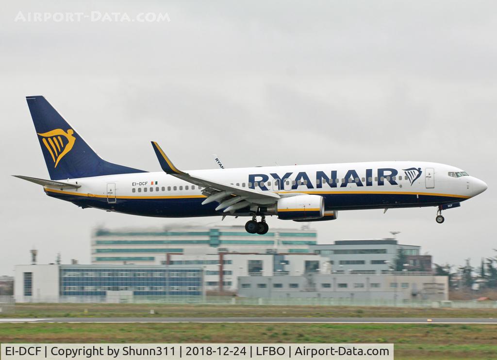 EI-DCF, 2004 Boeing 737-8AS C/N 33804, Landing rwy 32R