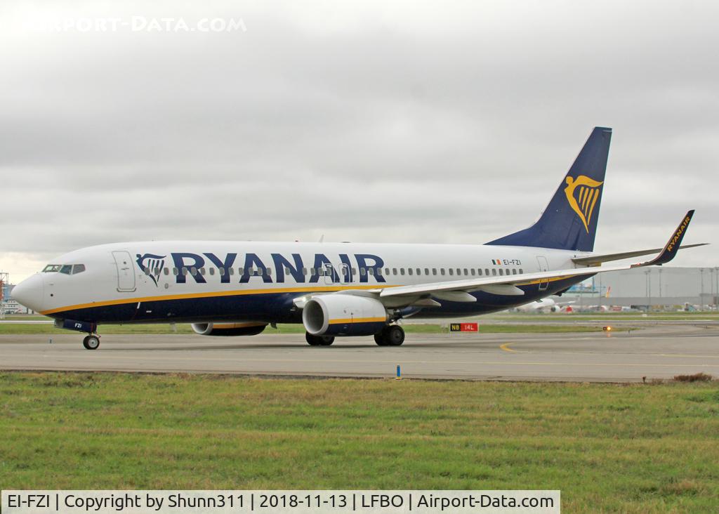 EI-FZI, 2017 Boeing 737-800 C/N 44782, Taxiing to the Terminal...
