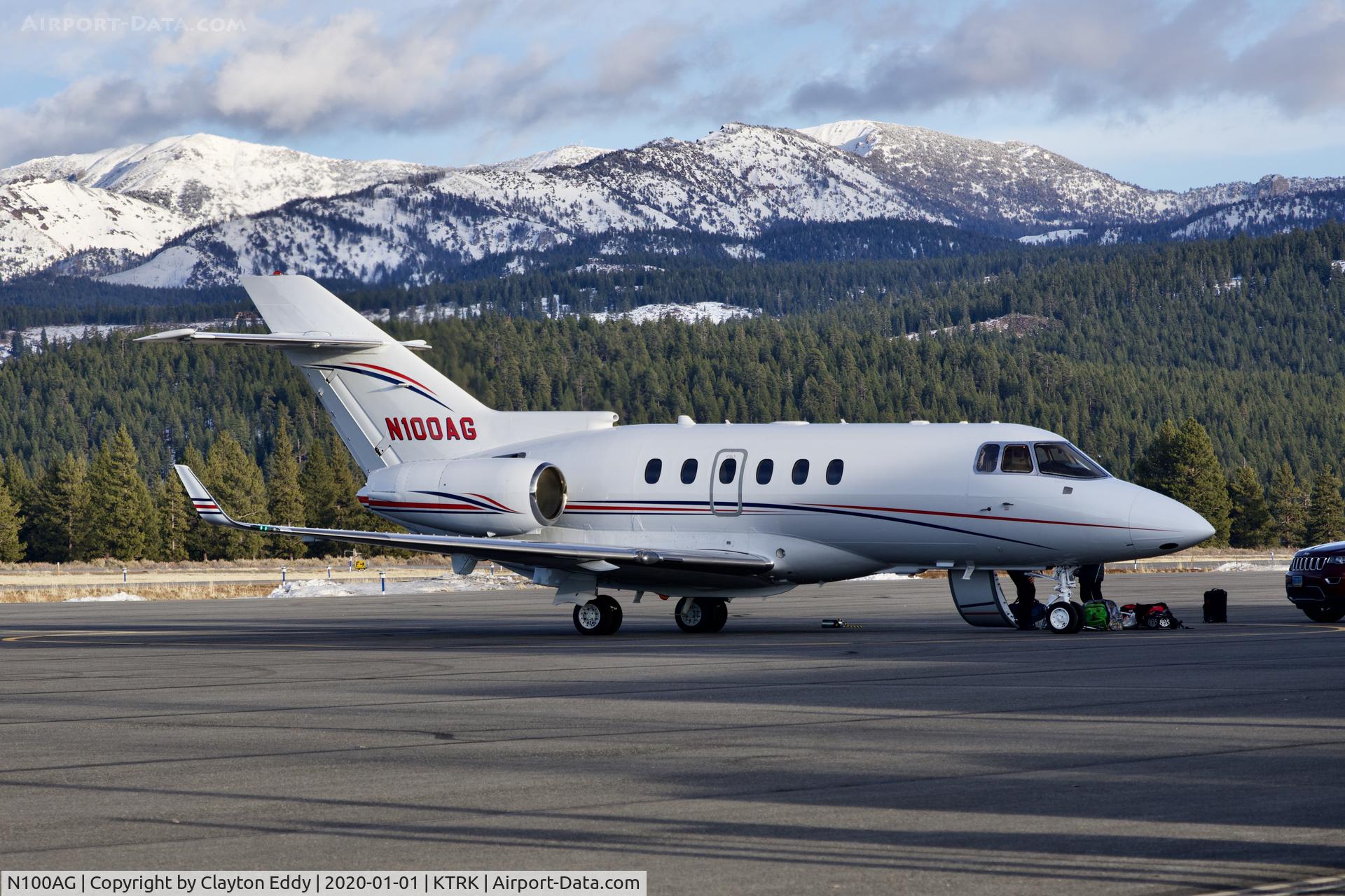 N100AG, 2005 Raytheon Hawker 800XP C/N 258747, Truckee Airport California 2020.