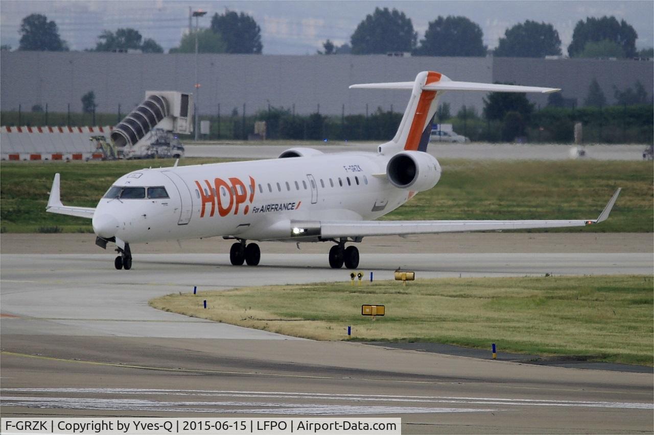 F-GRZK, 2005 Canadair CRJ-702 (CL-600-2C10) Regional Jet C/N 10198, Canadair Regional Jet CRJ-702, Taxiing to holding point Charlie rwy 08, Paris-Orly airport (LFPO-ORY)